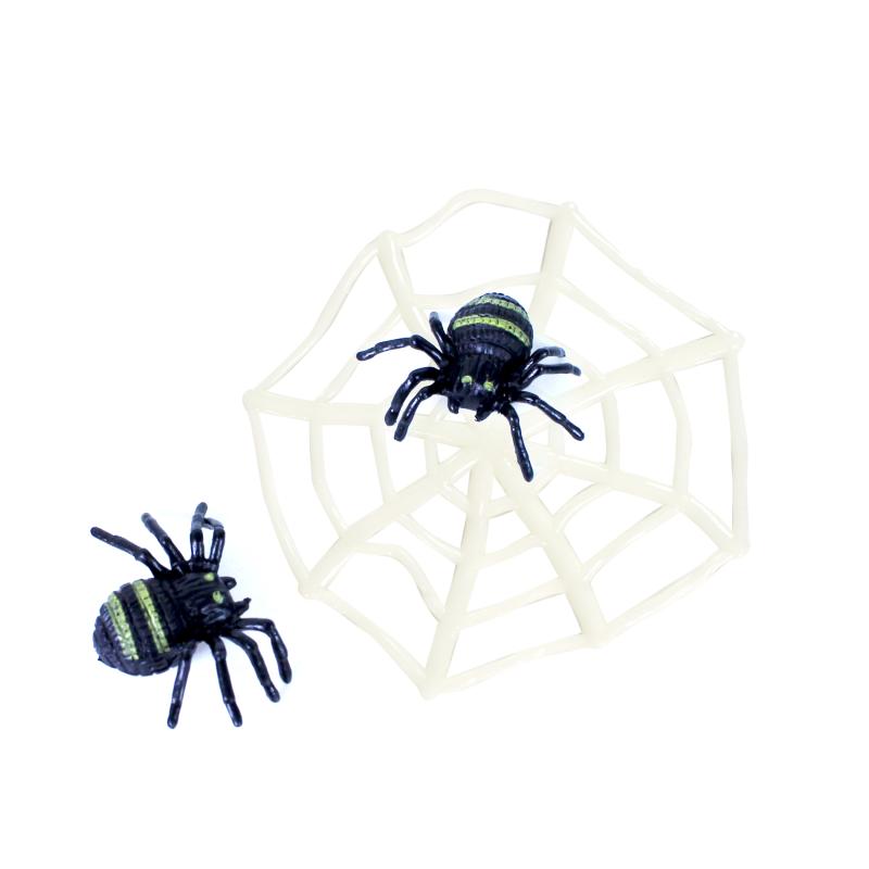 Pavučina s pavúkmi - dekorácie na Halloween