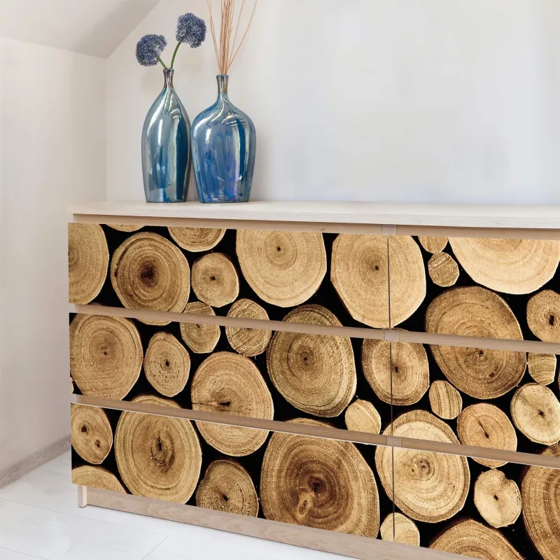NÚtulný nábytok na palivové drevo vo fóliovom drevenom vzhľade