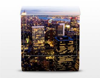 Poštová schránka New York Skyline v noci